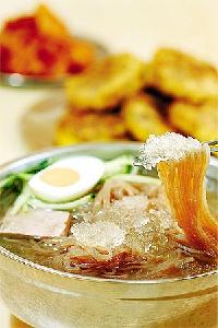 冷麺の本当に美味しい季節は「冬」!　沃川式と平壌式の差を徹底追及