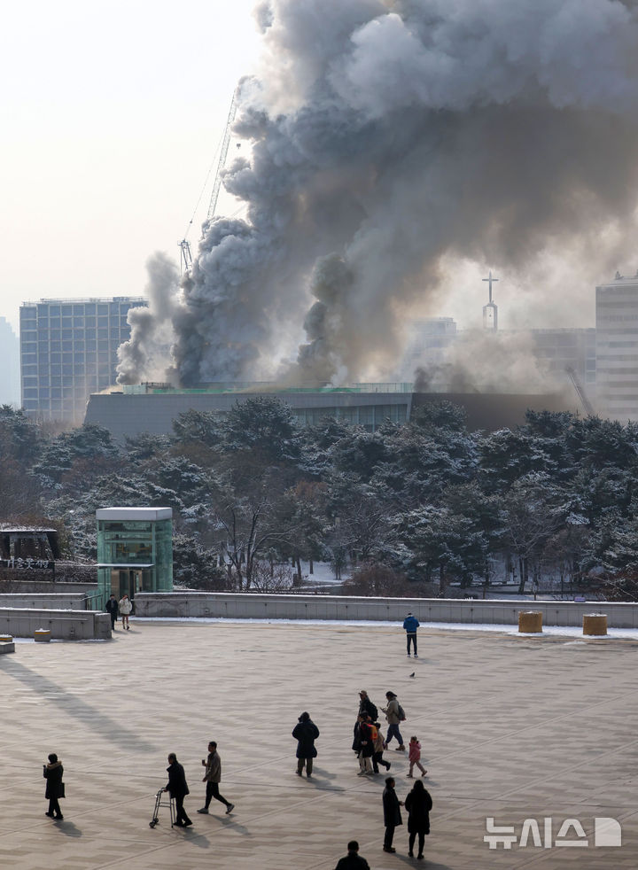 国立ハングル博物館屋上で火災発生 Chosun online 朝鮮日報