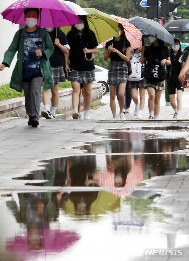 スカート トップ 水たまり