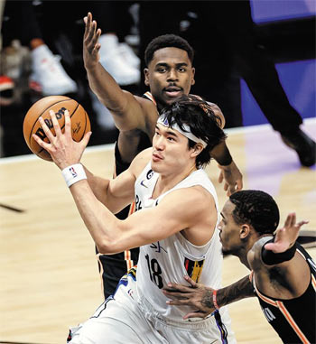 NBA: Yuta Watanabe, who was a “liaison staff”, led the Nets to second place, Chosun Online Chosun Ilbo