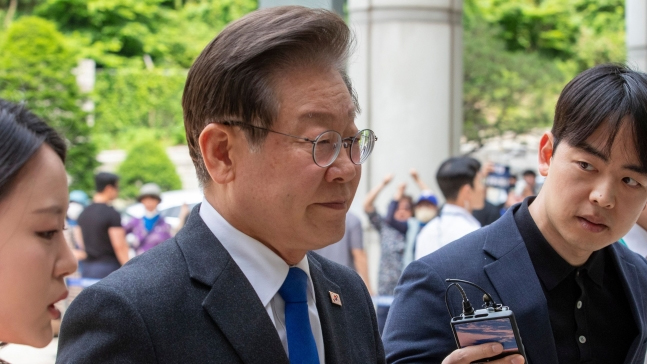 「李在明代表訪朝の見返りにサンバンウルが北朝鮮に送金」　李華泳・元副知事に懲役9年6カ月