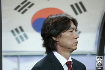 ▲サッカー韓国代表チームの洪明甫（ホン・ミョンボ）監督。写真提供＝大韓サッカー協会