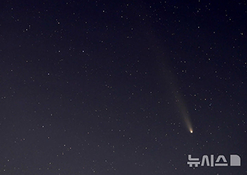 夜空に輝く「紫金山・アトラス彗星（C/2023 A3）」　／慶尚南道