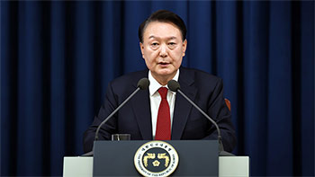 韓国大統領秘書室長ら政府高官が一斉に辞意を表明　「非常戒厳」解除