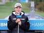 LPGA：優勝トロフィーを手にしたミンジ・リー＝BMW女子選手権