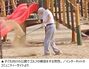 思わず目を疑う光景…ゴルフウエア姿の男性が児童公園でバンカー練習　／ソウル