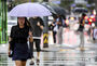 台風9号の影響で雨が降る中　出勤する人々　／ソウル