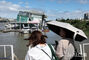 傾いた蚕院漢江公園の水上ビル　／ソウル